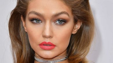 Gigi Hadid mecmua kapağı için çıplak poz verdi